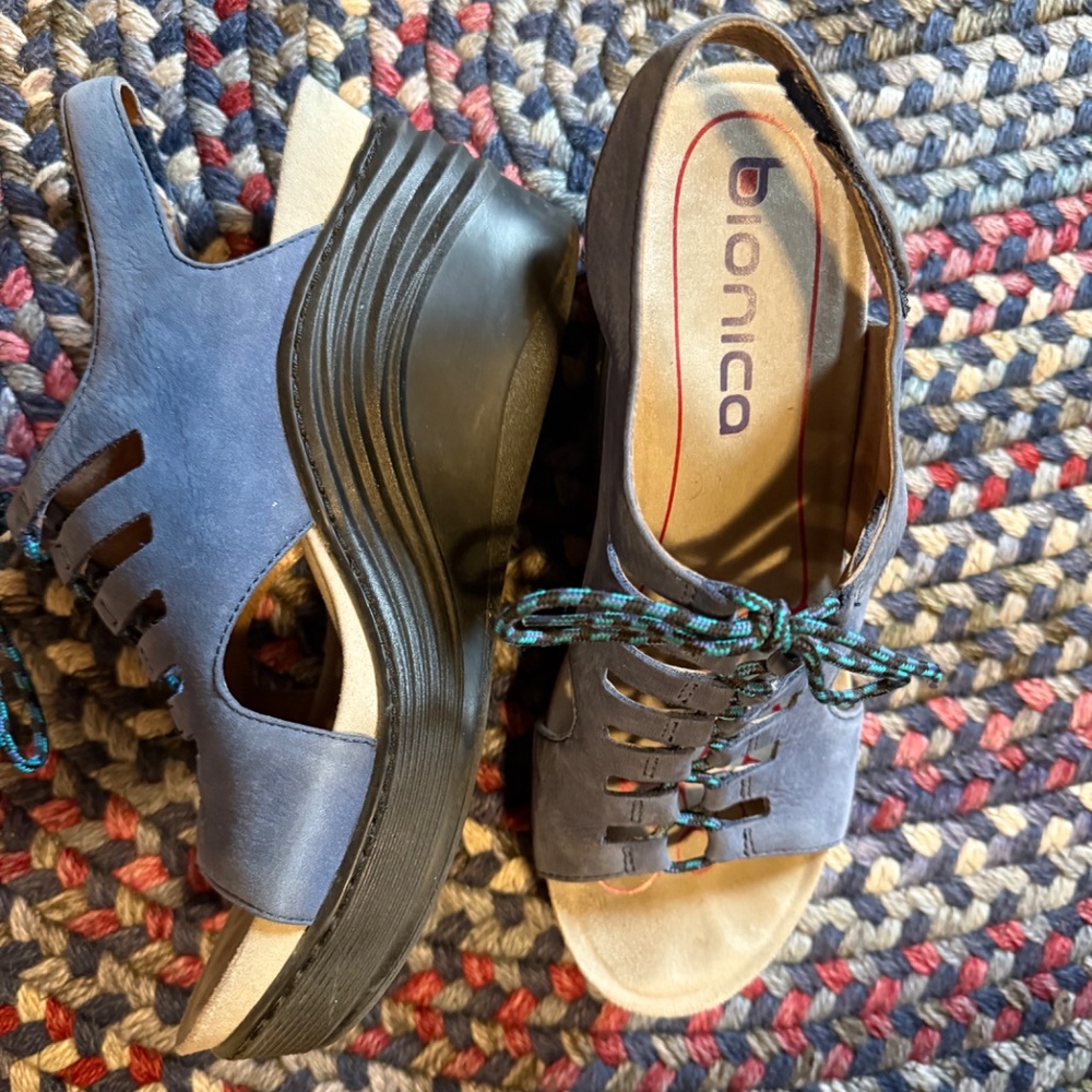 Bionica platform sandals Womens 8.5 - Picture 3 of 3